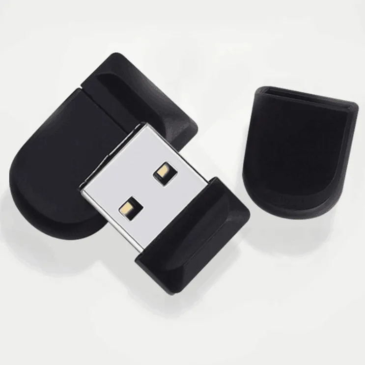 Musta Mini USB-muistitikku ja sen suoja