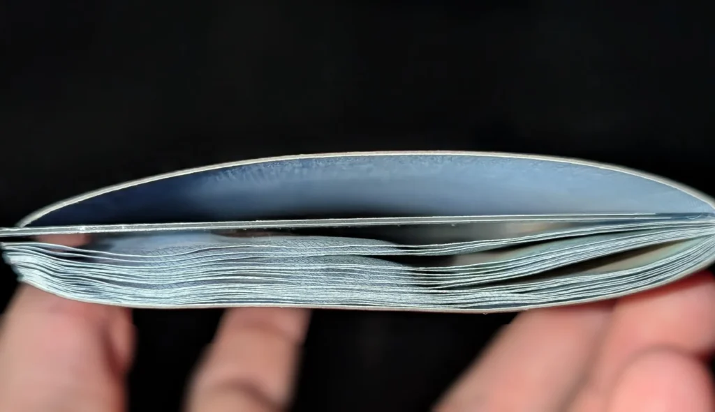 kuvassa rypistynyt passi